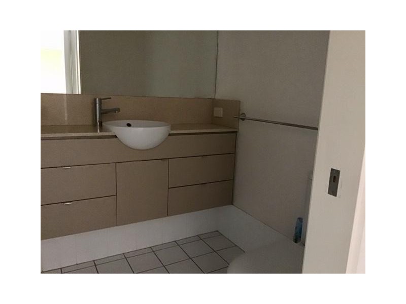 1025/18 Manning Street, Milton QLD 4064