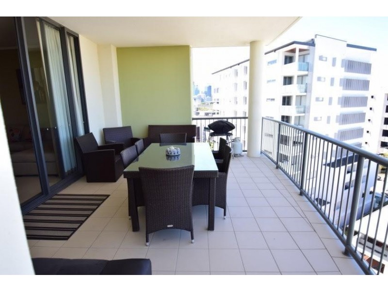 1096/18 Manning Street, Milton QLD 4064