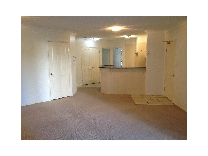 8/6 Fifth Avenue, Burleigh Heads QLD 4220