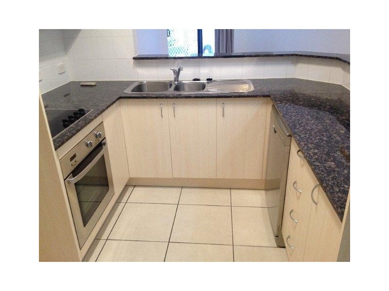 8/6 Fifth Avenue, Burleigh Heads QLD 4220