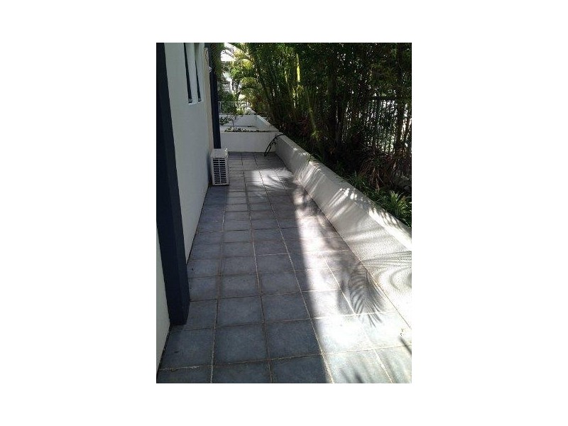 8/6 Fifth Avenue, Burleigh Heads QLD 4220