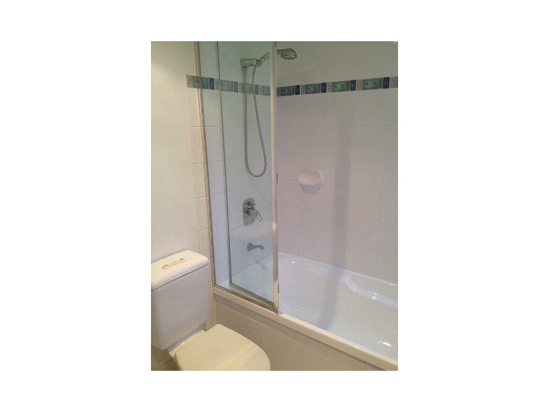 8/6 Fifth Avenue, Burleigh Heads QLD 4220