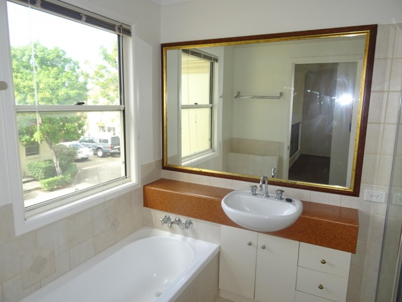 15/99-101 Heeb Street, Benowa QLD 4217