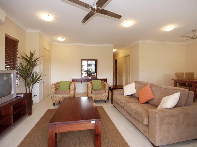 62/1-15 Robson St, Mooroobool QLD 4870