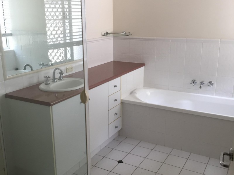 @ Corina Close, Robina QLD 4226