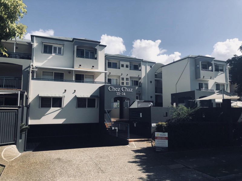 10-14 Purli Street, Chevron Island QLD 4217