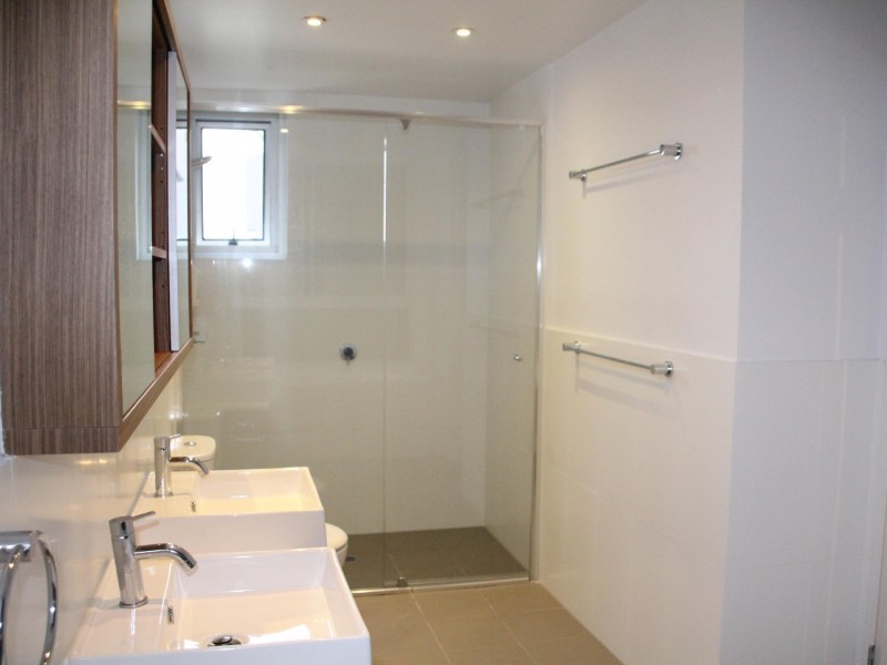 8 Dunmore Terrace, Auchenflower QLD 4066