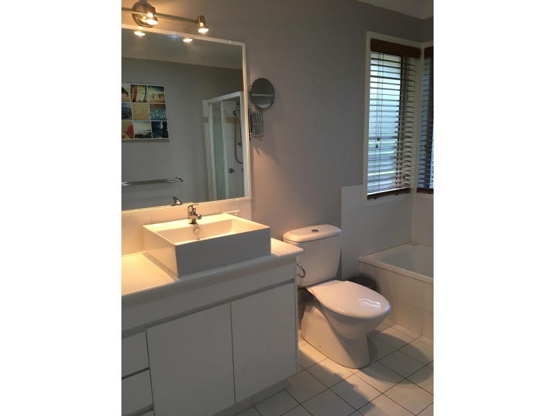 D @/152 Palm Meadows Drive, Carrara QLD 4211