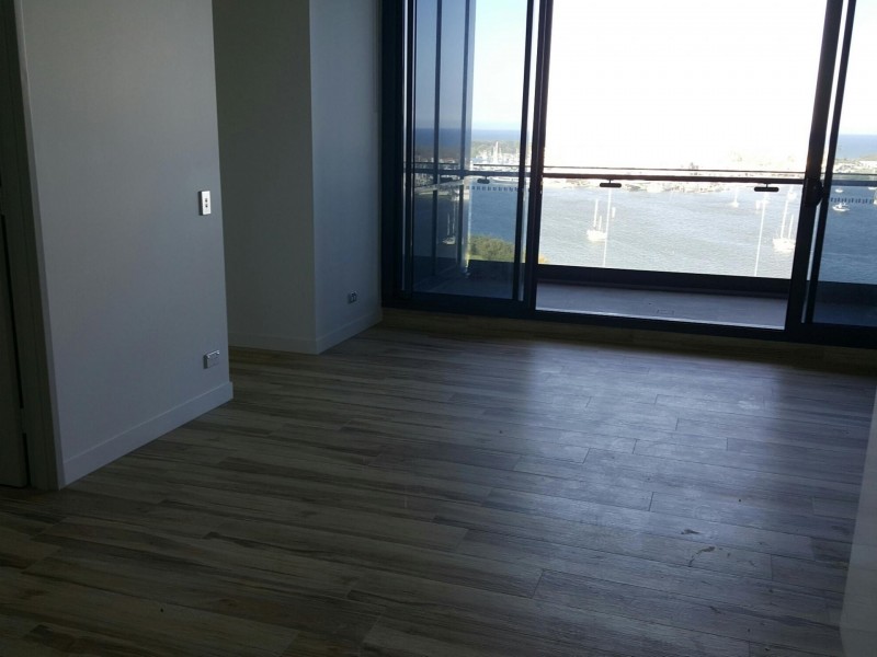 @/2 Como Street, Southport QLD 4215