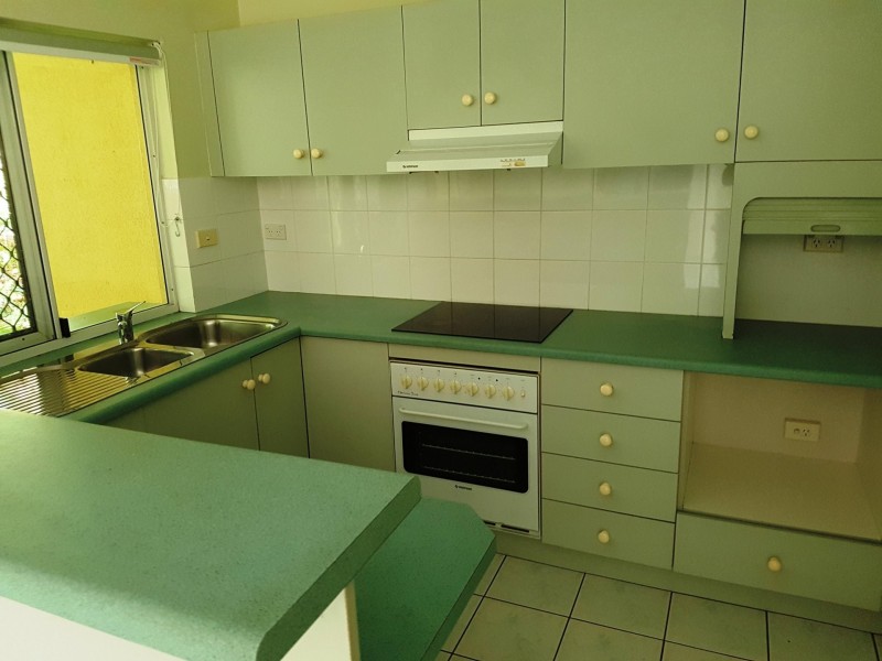 Unit 12/5-15 McGregor St, Mooroobool QLD 4870