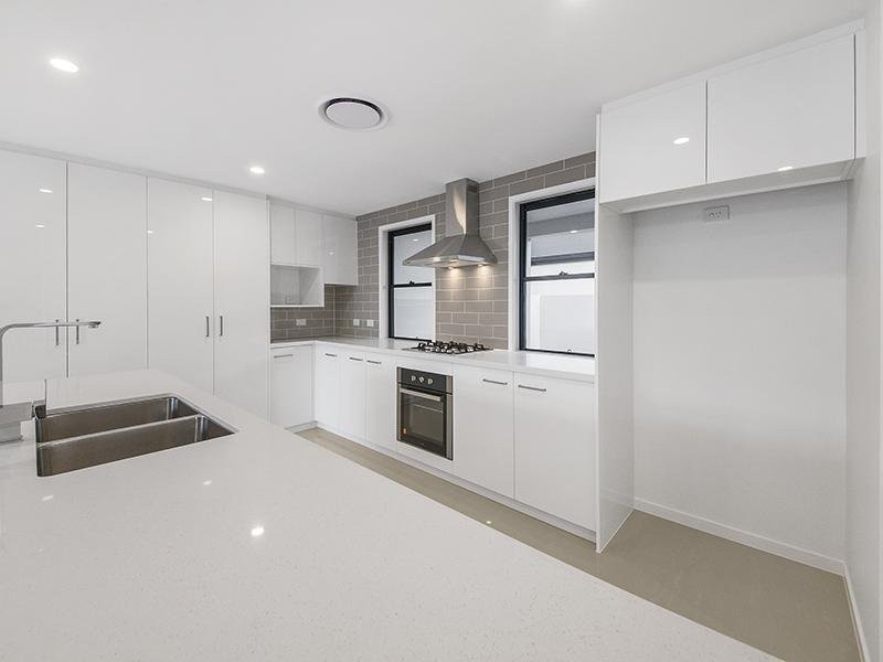 2/2 Heights Drive, Robina QLD 4226