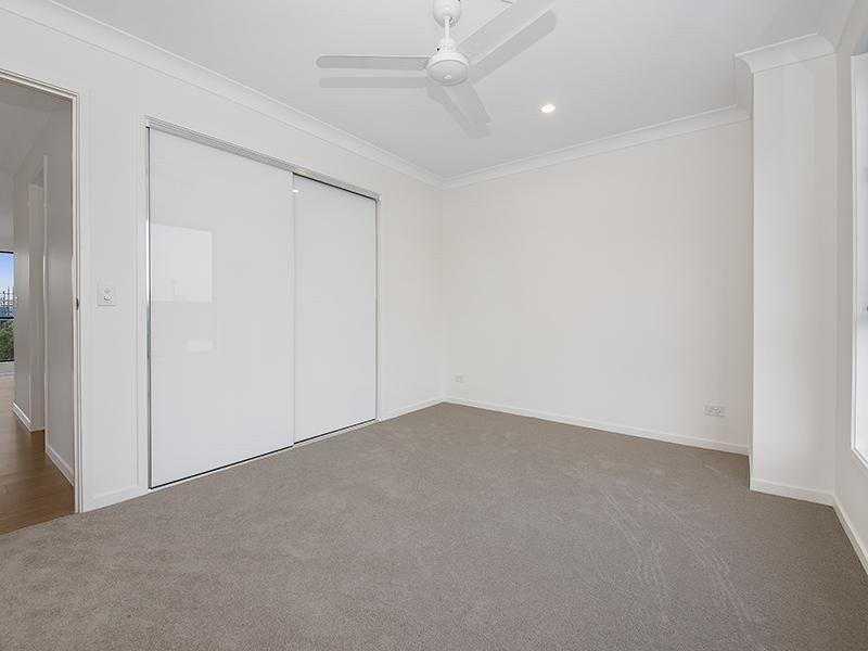 2/2 Heights Drive, Robina QLD 4226