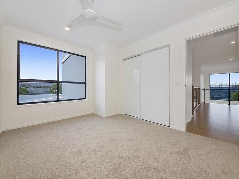 2/2 Heights Drive, Robina QLD 4226