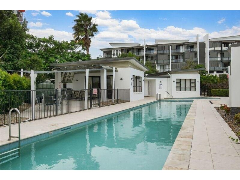 67 Easthill Drive, Robina QLD 4226