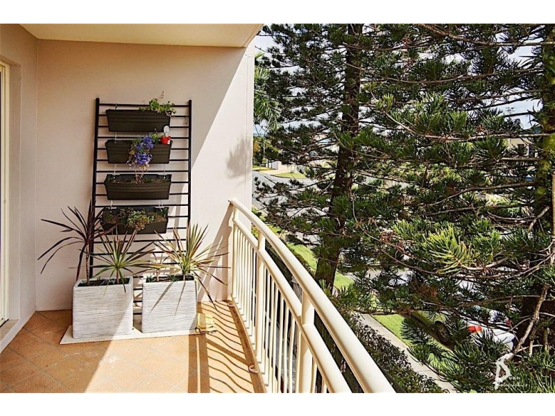 142 Stanhill Drive, Chevron Island QLD 4217