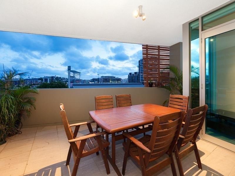 20 Newstead Terrace, Newstead QLD 4006