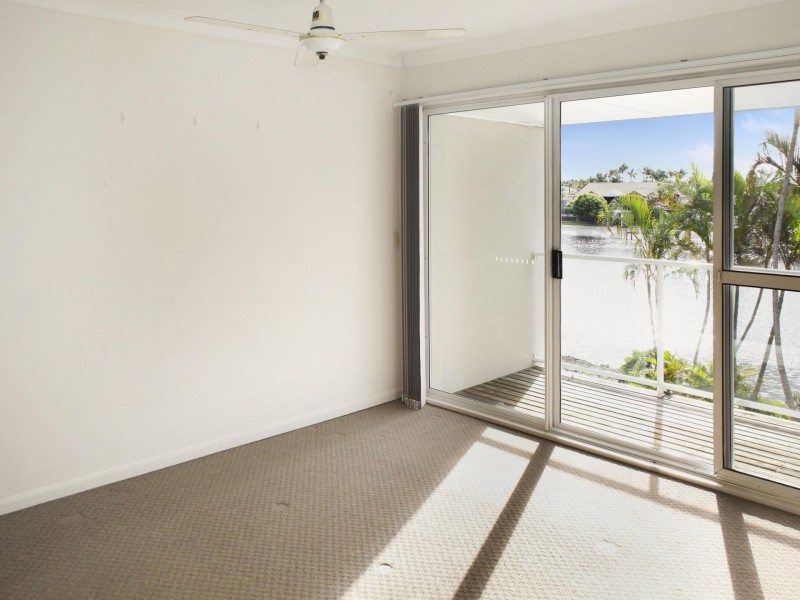 Unit 37/300 Cottesloe, Mermaid Waters QLD 4218
