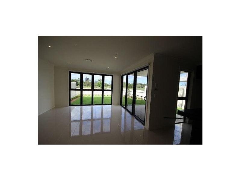 @/#87 Peninsula Drive, Robina QLD 4226