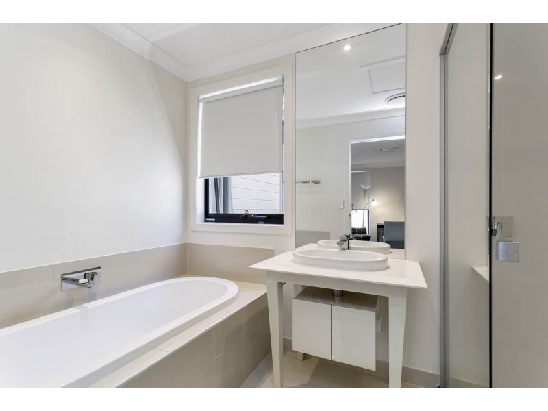 @/#87 Peninsula Drive, Robina QLD 4226