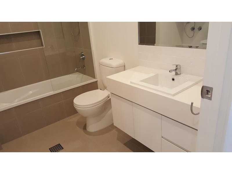 @/42 Stadium Drive, Robina QLD 4226