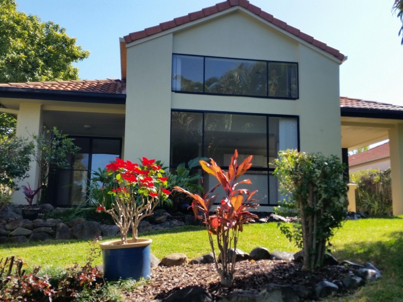 6 Lakes Circuit, Burleigh Waters QLD 4220