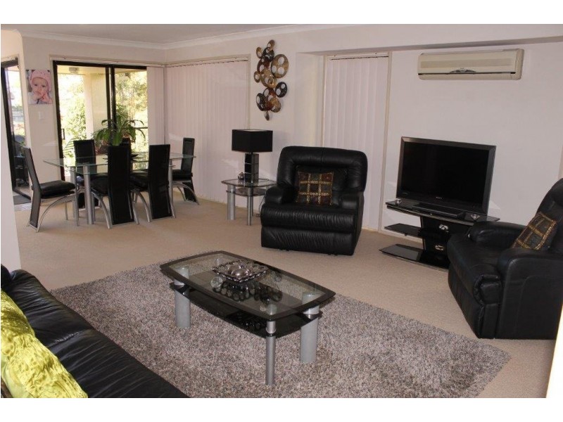 6 Lakes Circuit, Burleigh Waters QLD 4220