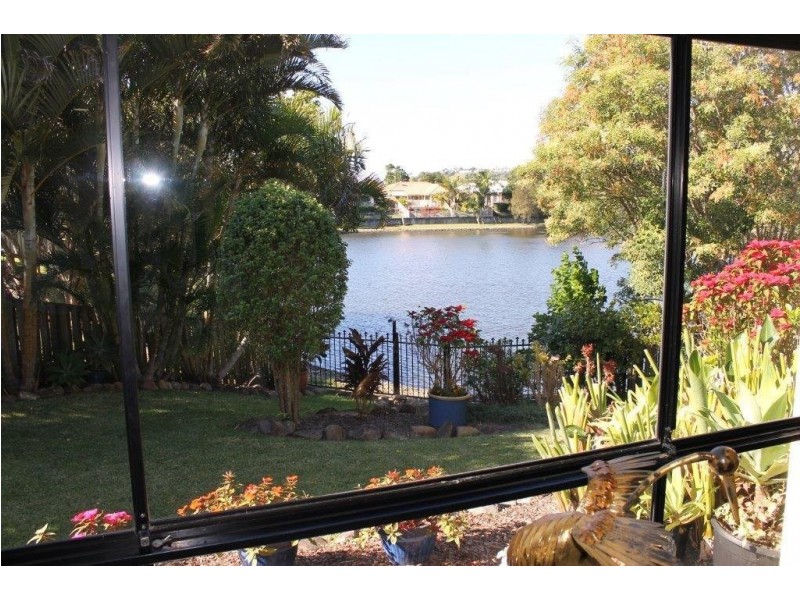 6 Lakes Circuit, Burleigh Waters QLD 4220