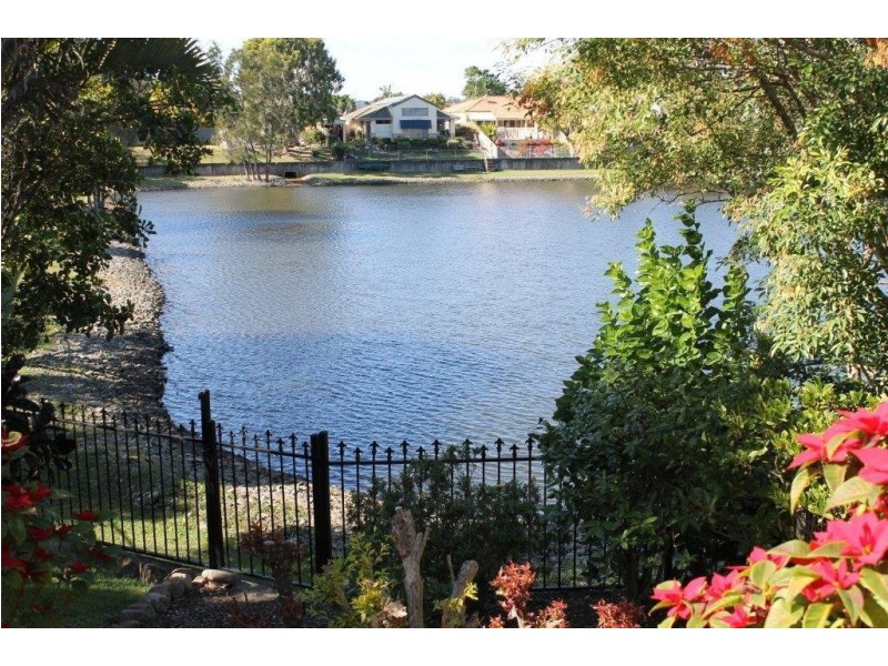 6 Lakes Circuit, Burleigh Waters QLD 4220