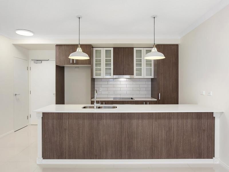 405/8 Waverley St, Southport QLD 4215