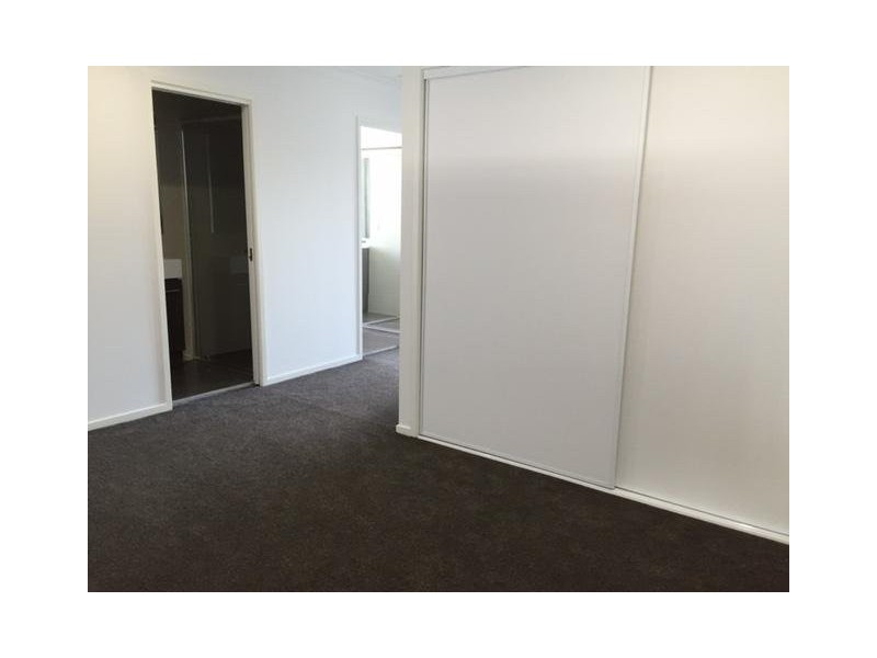 85 Pohlman Street, Southport QLD 4215