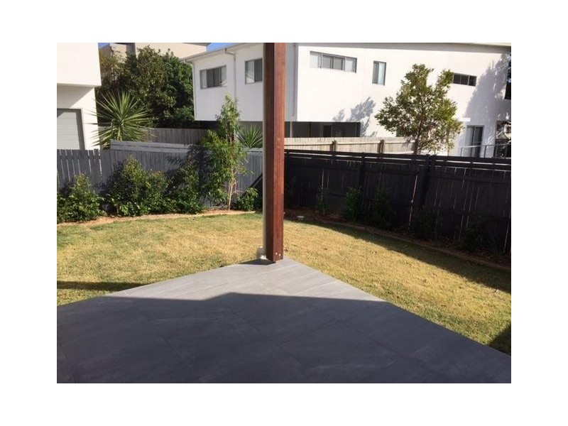 85 Pohlman Street, Southport QLD 4215