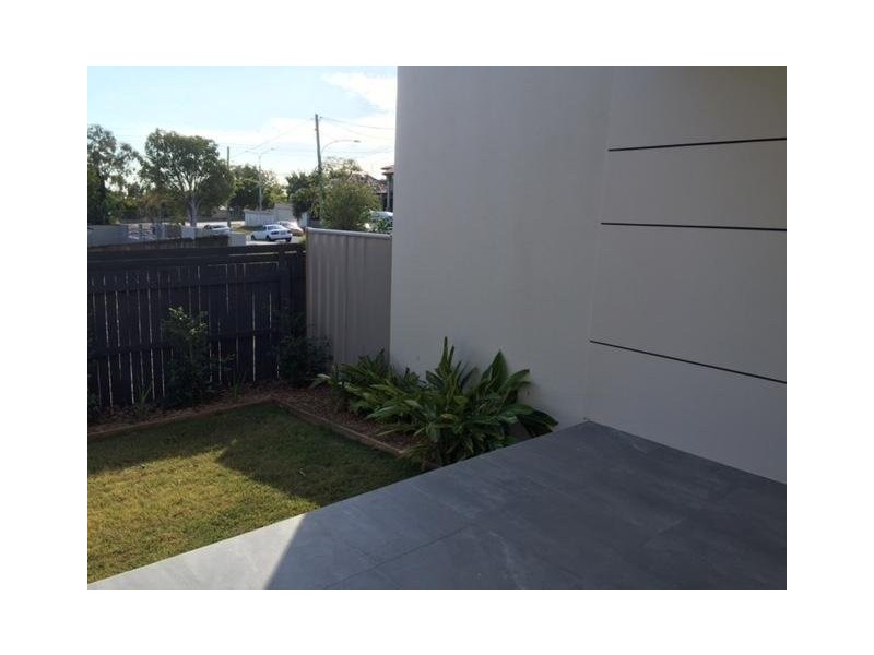 85 Pohlman Street, Southport QLD 4215