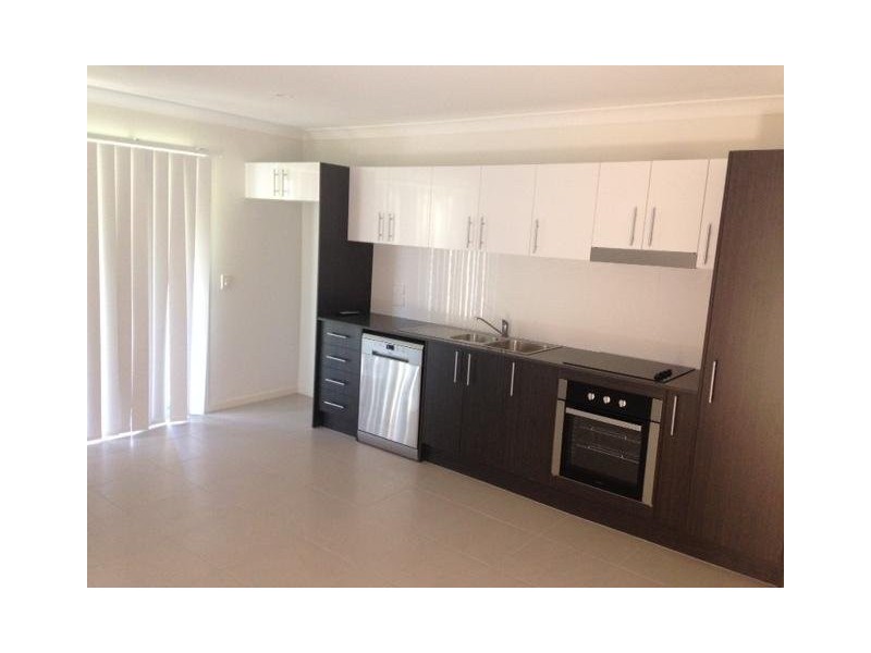Unit 2/16 Surprize Avenue, Brassall QLD 4305