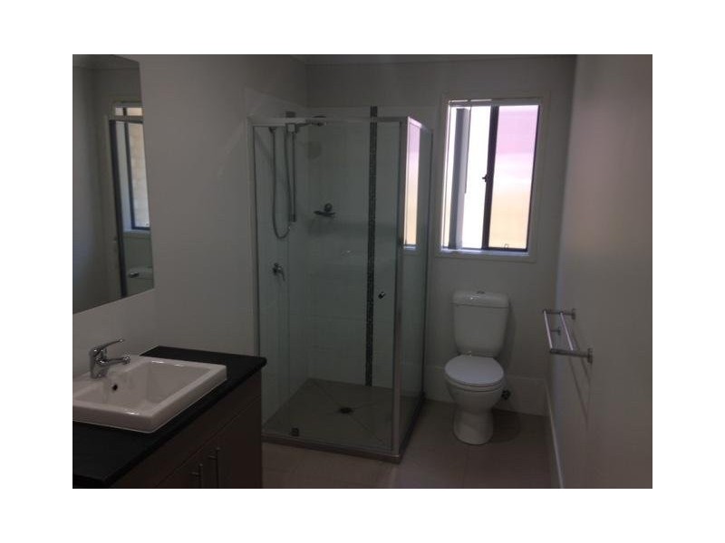 Unit 2/16 Surprize Avenue, Brassall QLD 4305