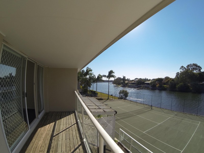 Unit 97/300 Cottesloe, Mermaid Waters QLD 4218