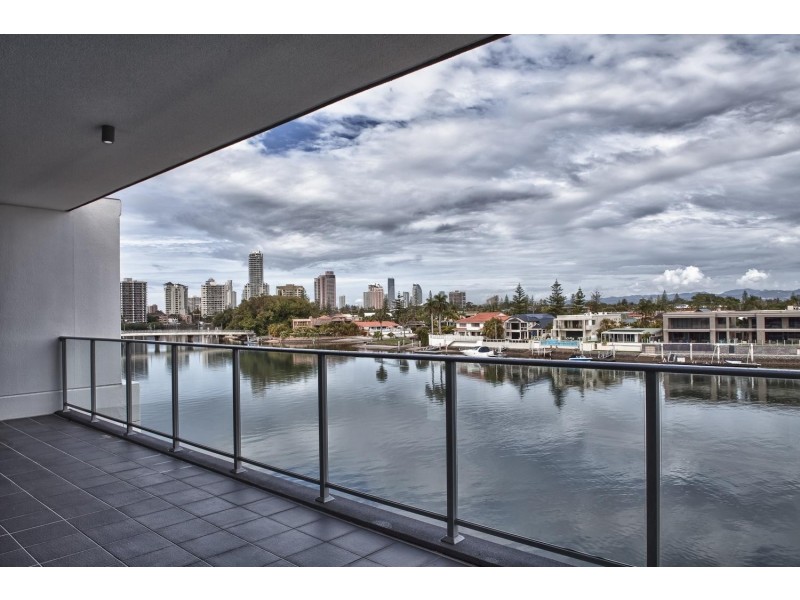 30-32 Paradise Island, Surfers Paradise QLD 4217