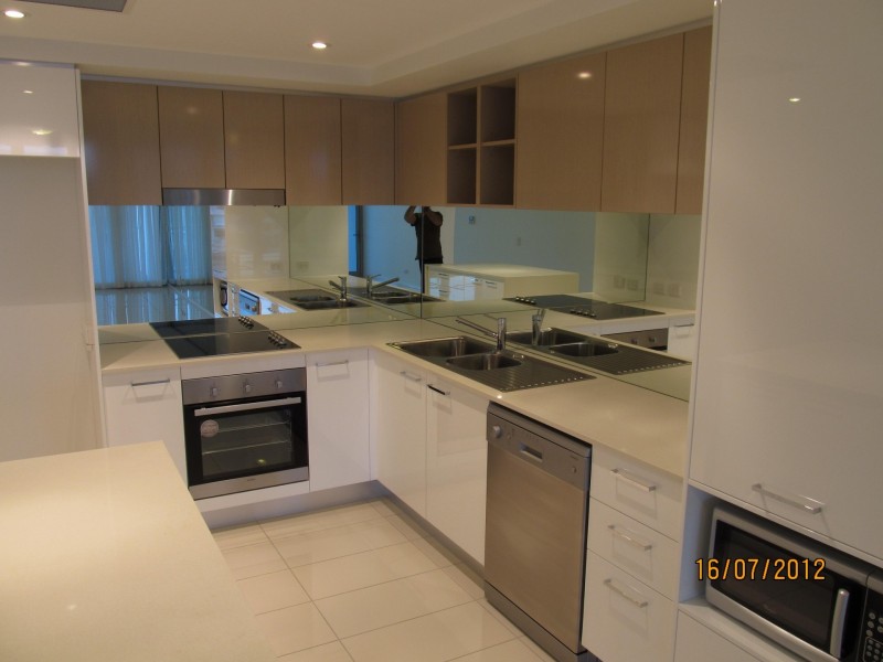 30-32 Paradise Island, Surfers Paradise QLD 4217