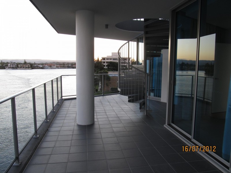 30-32 Paradise Island, Surfers Paradise QLD 4217