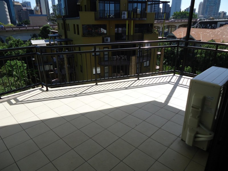 129/15 Goodwin Street, Kangaroo Point QLD 4169