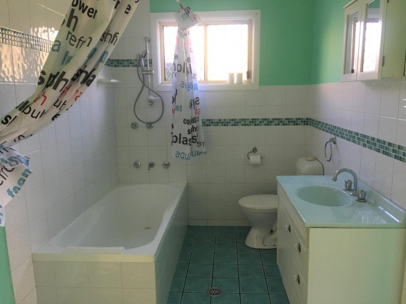 82 Simpson Street, Wellington NSW 2820