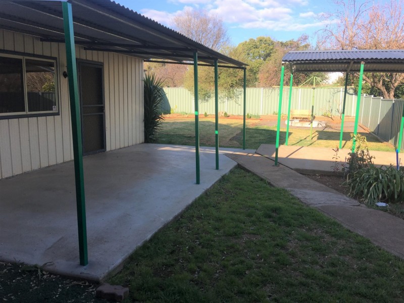 82 Simpson Street, Wellington NSW 2820