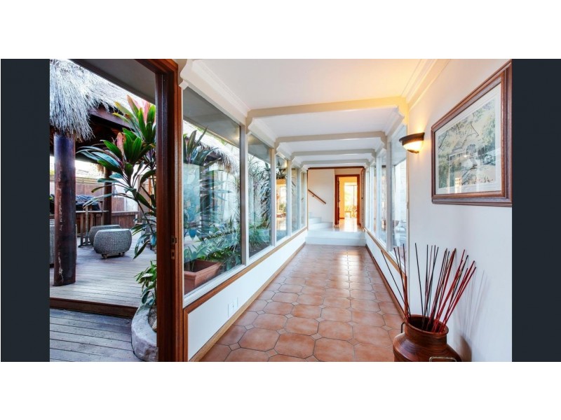 3 Fiesta Ave, Isle Of Capri QLD 4217