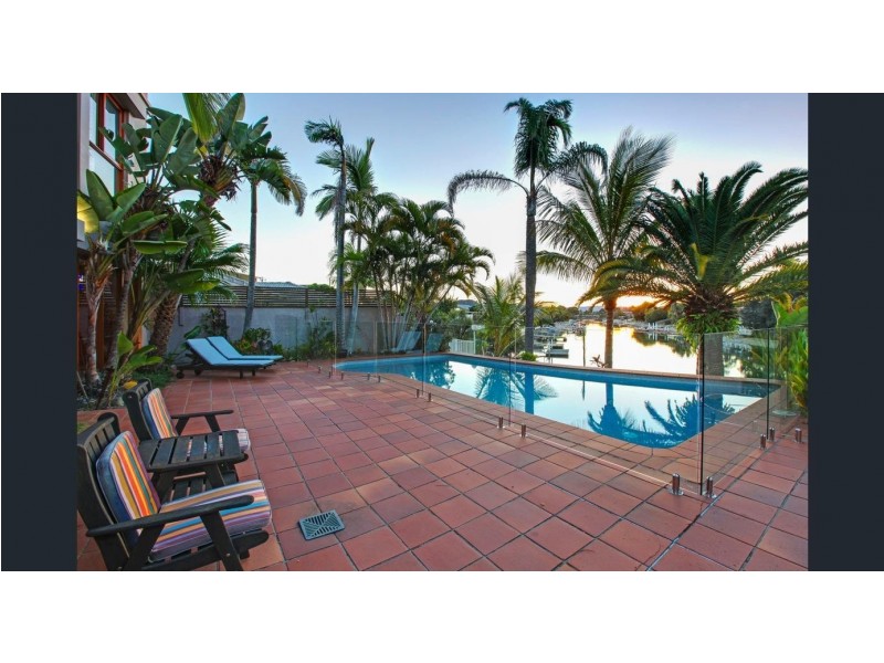 3 Fiesta Ave, Isle Of Capri QLD 4217