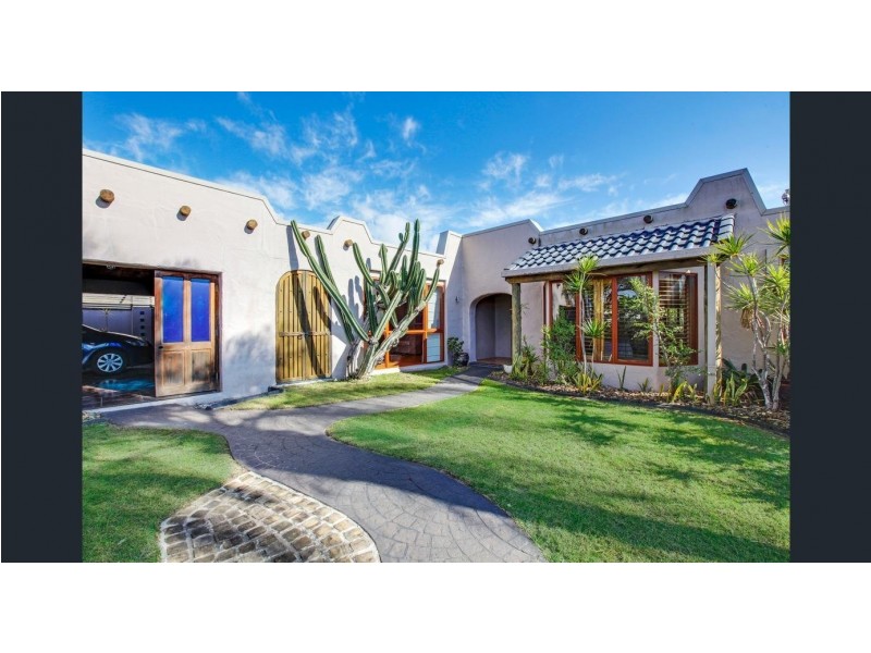 3 Fiesta Ave, Isle Of Capri QLD 4217