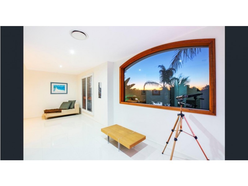 3 Fiesta Ave, Isle Of Capri QLD 4217