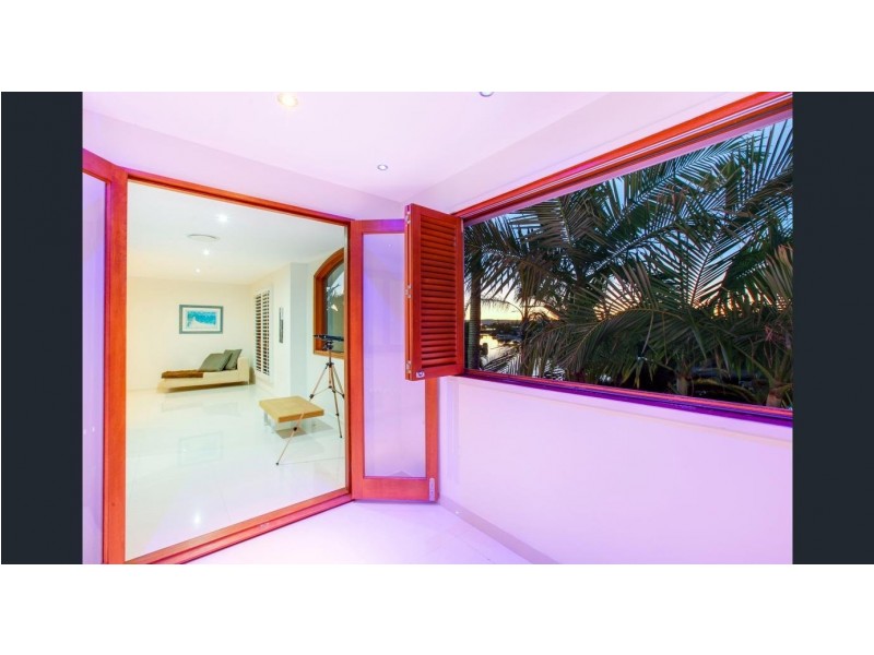 3 Fiesta Ave, Isle Of Capri QLD 4217