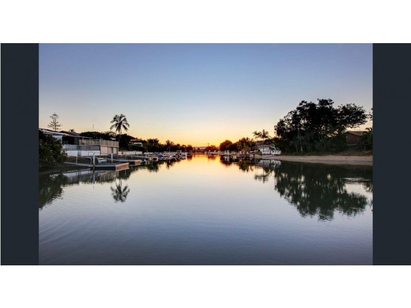 3 Fiesta Ave, Isle Of Capri QLD 4217