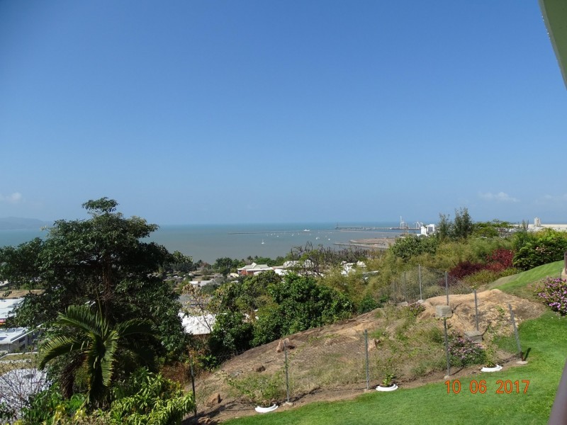 13/7 Hale St, Townsville City QLD 4810