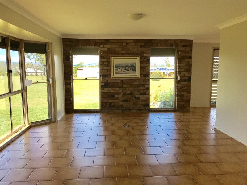 12 Anna Court, Placid Hills QLD 4343