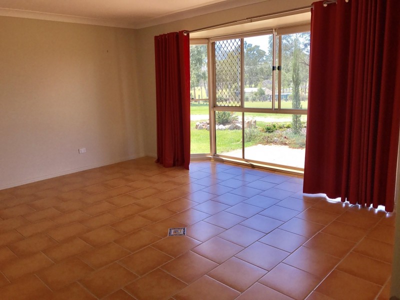 12 Anna Court, Placid Hills QLD 4343